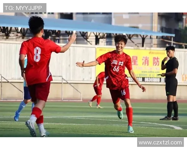 资深球星亲自带领新秀亮相绿茵赛场助力足球新人闪耀登场